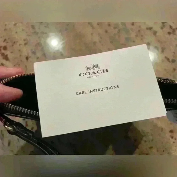 Coach Corner Zip Wristlet Wallet Pebbled Black Leather NEW WITH TAGS - Picture 8 of 11